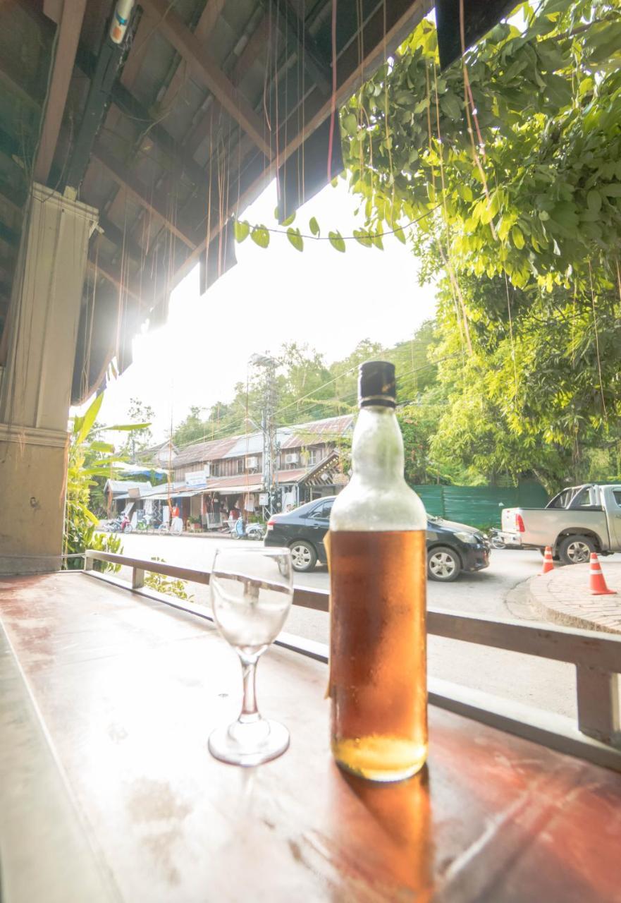 Y Not Laos Hostel Луангпхабанг Экстерьер фото