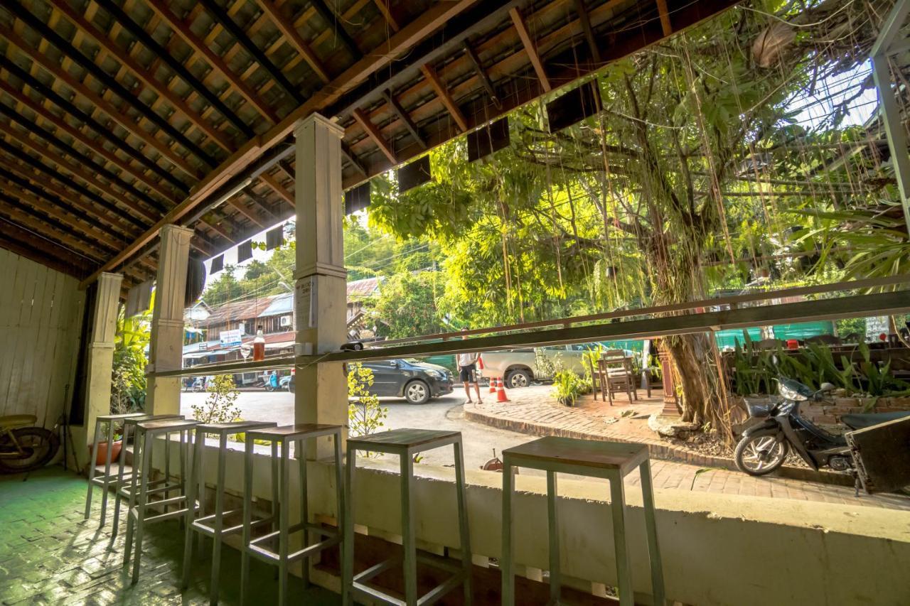 Y Not Laos Hostel Луангпхабанг Экстерьер фото